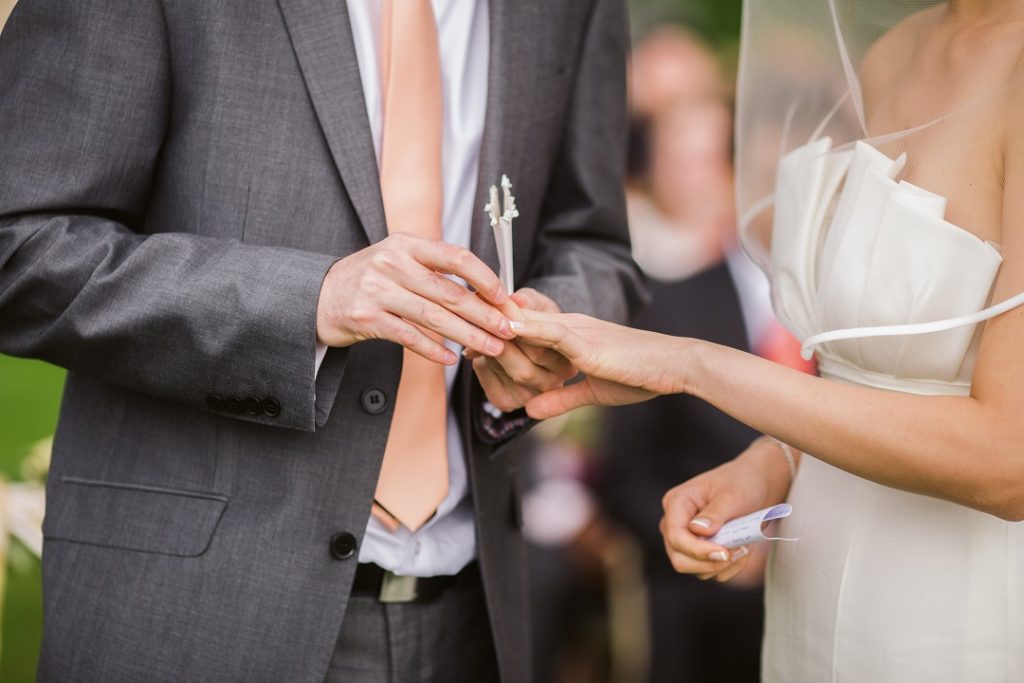 Comment organiser une cérémonie de mariage laïque