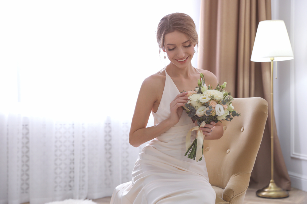 Comment choisir une robe de mariée simple sans faux pas