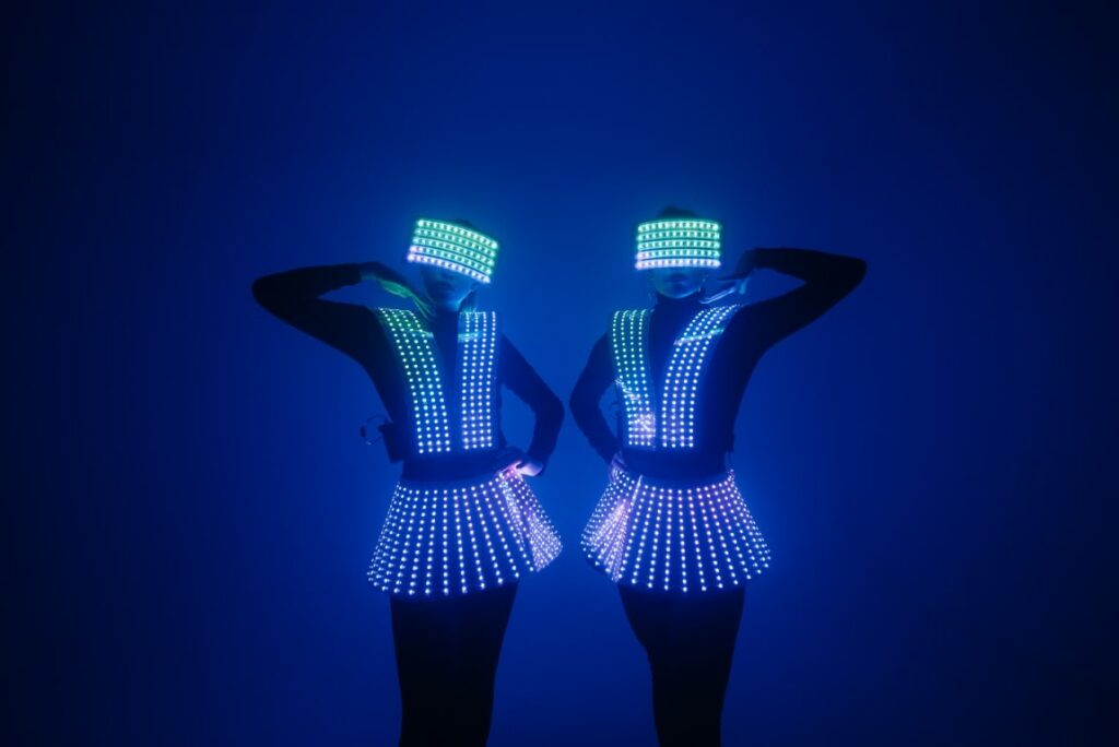 robots LED danseurs